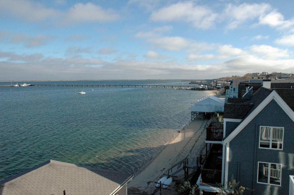 Anchor Inn Beach House Провинстаун Экстерьер фото