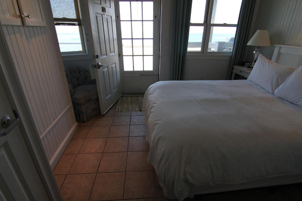 Anchor Inn Beach House Провинстаун Экстерьер фото