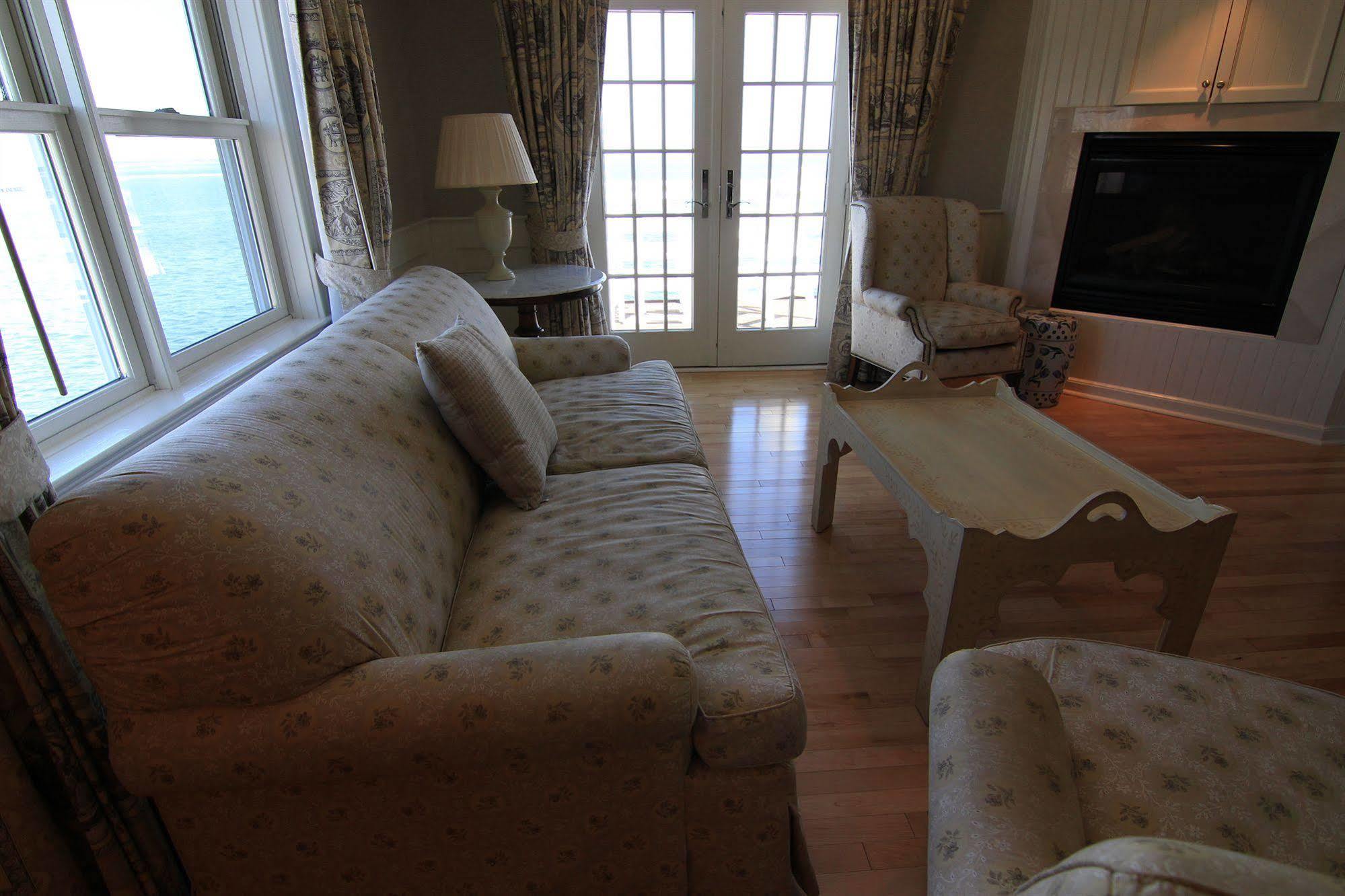 Anchor Inn Beach House Провинстаун Экстерьер фото