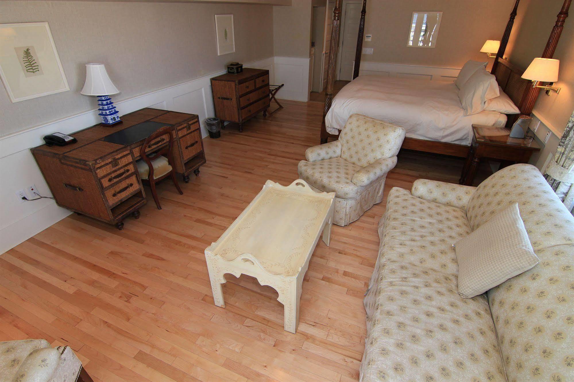 Anchor Inn Beach House Провинстаун Экстерьер фото